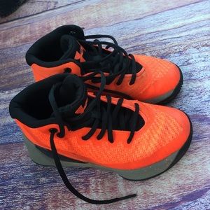 Kids size 12k under armour high tops